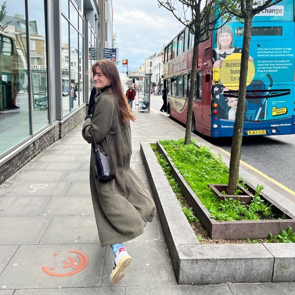 Meet your Posher, Corinne - Picture 3 of 6